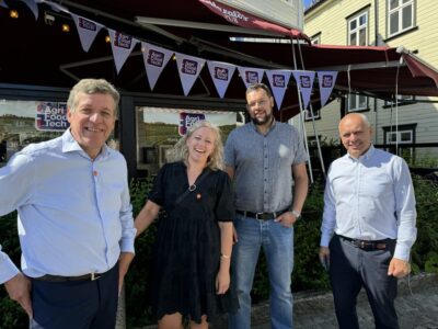 Fra venstre Frank Larsen i Klosser Innovasjon, Kristiane Haug Berg i Klosser Innovasjon, Jostein Sandvik i Autoagri og Håvard Belbo i T:lab